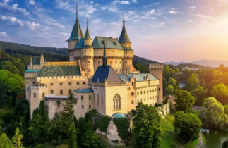 Cinq châteaux médiévaux magnifiquement préservés